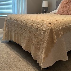Antique Ecru crocheted tablecloth or bed covering